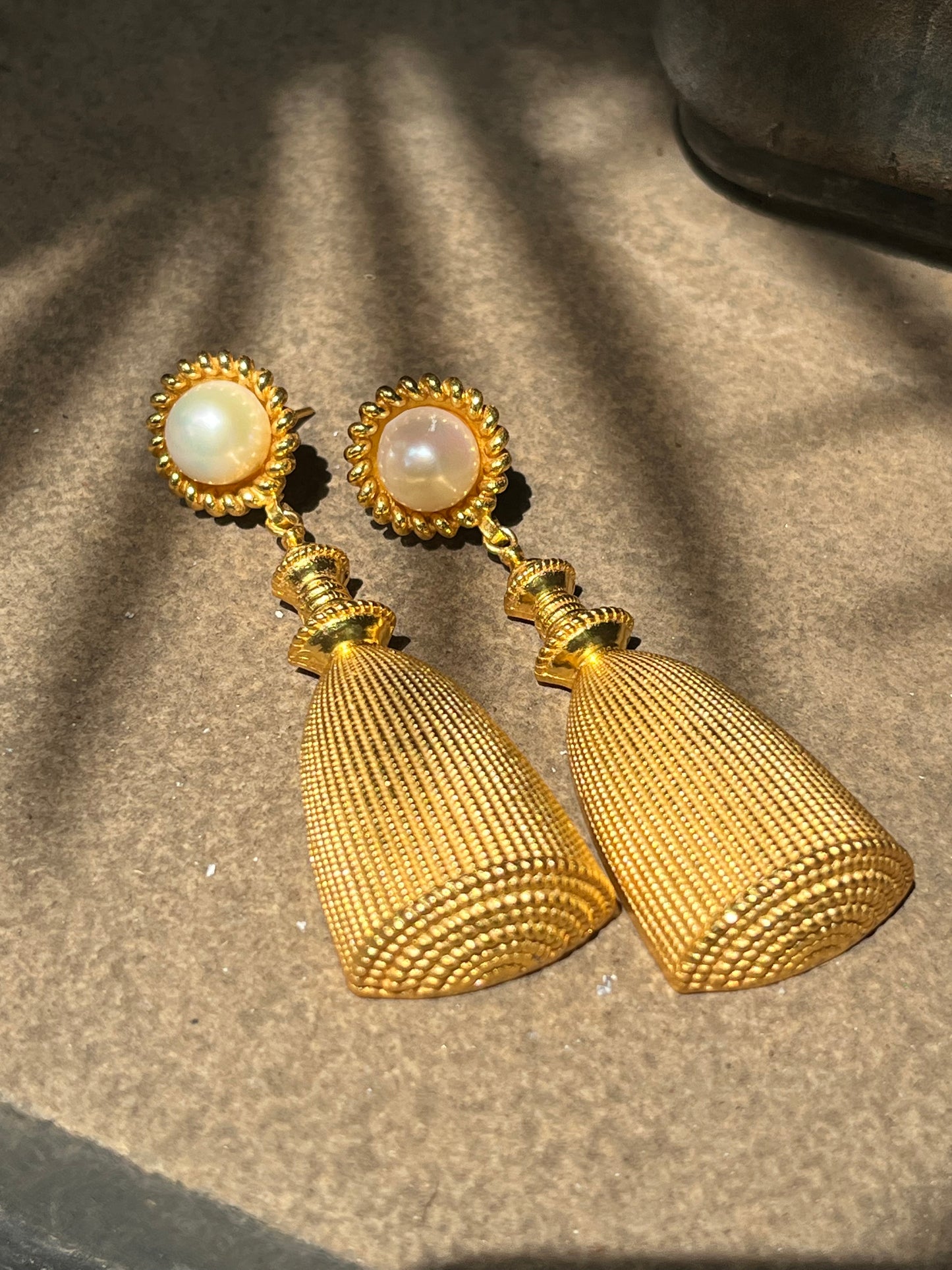 Perla Tassel Earrings
