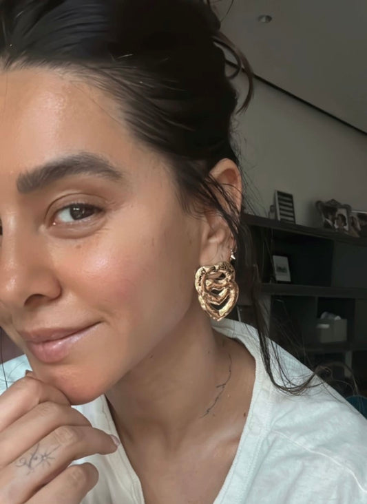 Shibani Dandekar In Our Qu’ Hier Que Demain Double Heart Earrings In Gold Finish