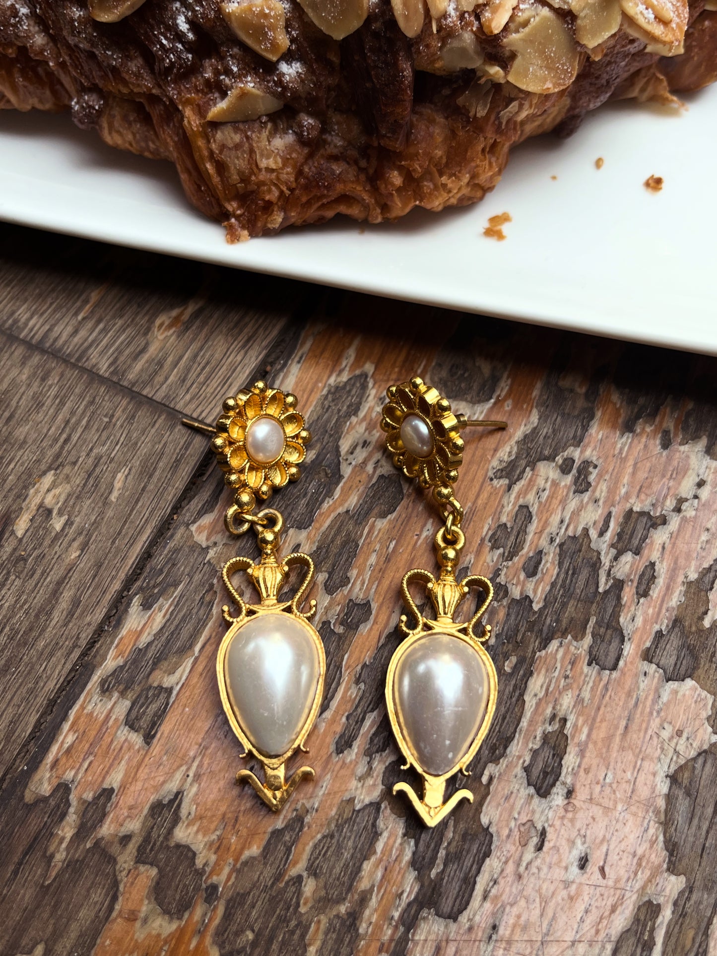 Perla Vase Earrings