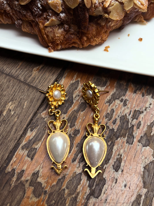 Perla Vase Earrings