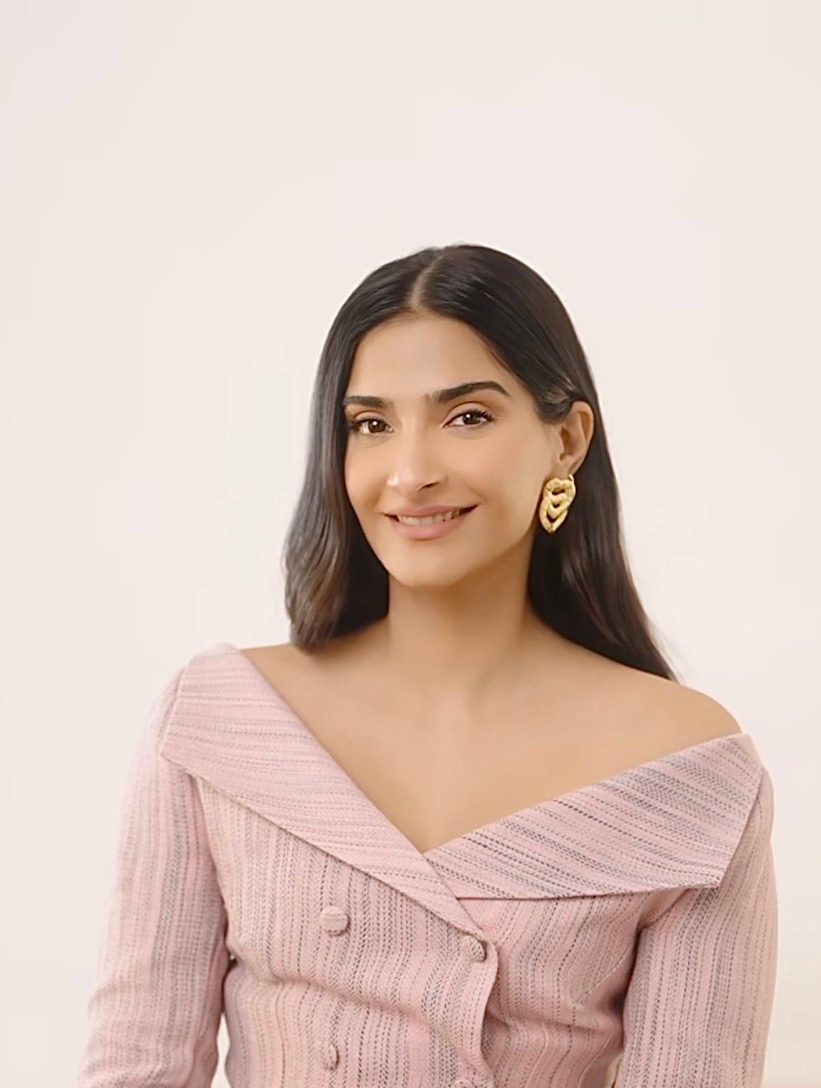 Sonam Kapoor In Our Qu’ Hier Que Demain Double Heart Earrings In Gold Finish